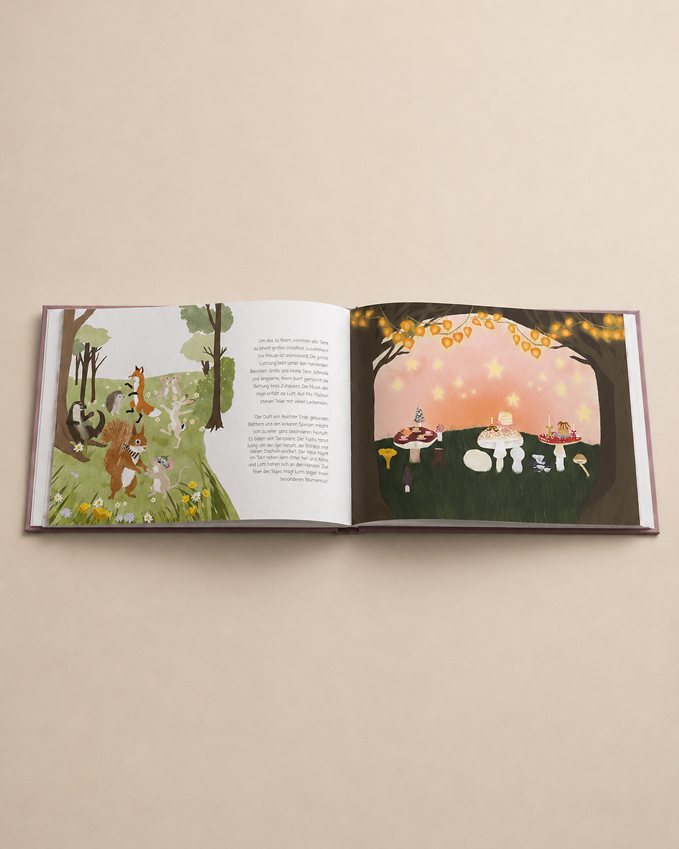 Offenes ALMA Buch mit Fest im Wald